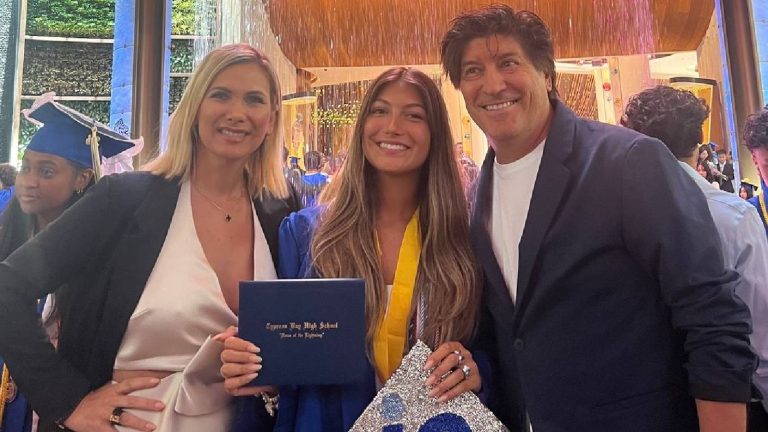 Iván Zamorano y María Alberó se mostraron chochos por el nuevo logro de su hija Mia en Miami