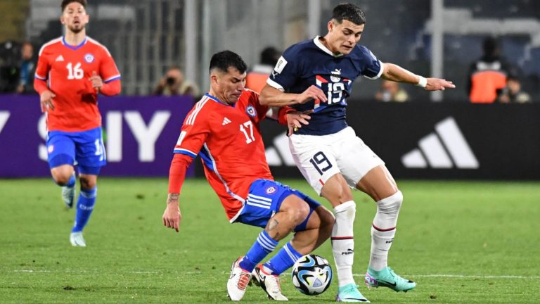 Con Gary Medel y Damián Pizarro: Así formó Chile la última vez que enfrentó a Paraguay