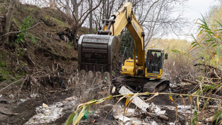 Sistema frontal: ¿Por qué limpiaron el basural en Río Mapocho?