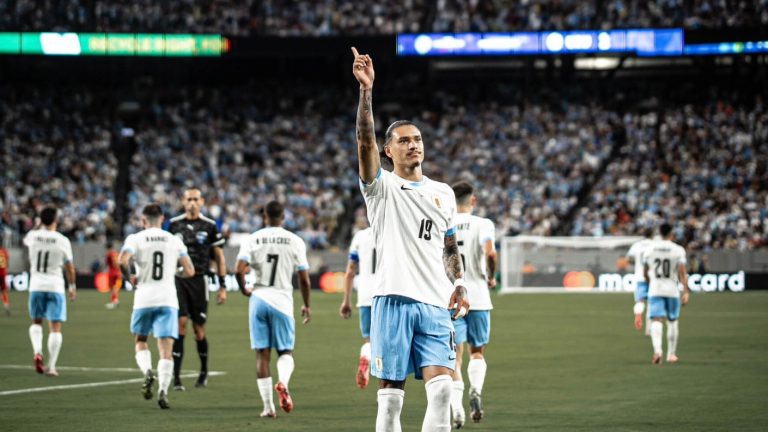 El Uruguay de Marcelo Bielsa confirmó su favoritismo al título tras aplastar a Bolivia en Copa América