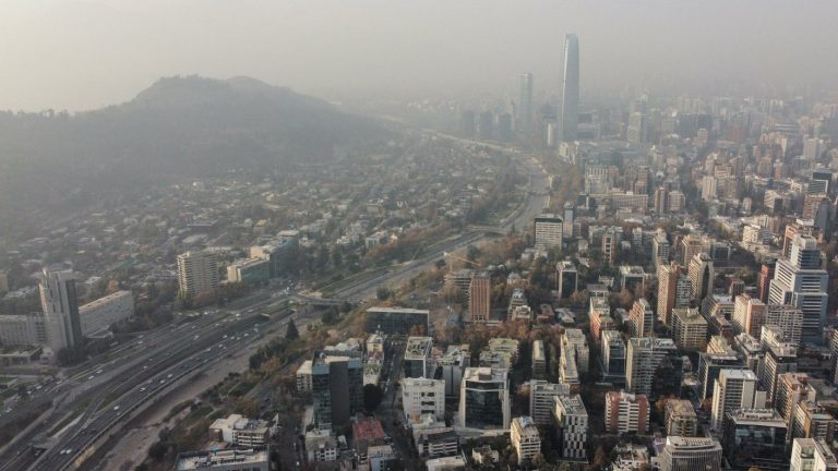 Alerta Ambiental en la región Metropolitana: Revisa las restricciones desde este sábado