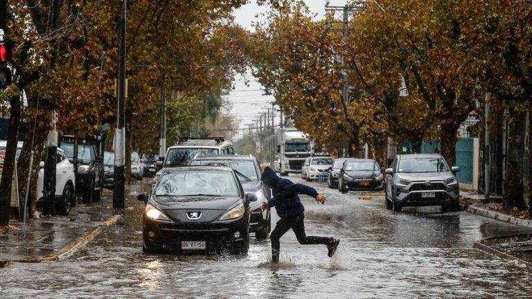 Ciclón extratropical llegó a Chile: ¿Llueve HOY en Santiago?