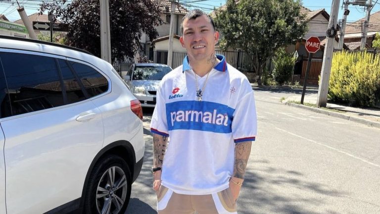 “Tu casa te espera”: Hinchas de la UC inician campaña para traer de regreso a Gary Medel