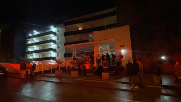 Evacúan edificio Euromarina II por presencia de socavón de 30 metros en Reñaca