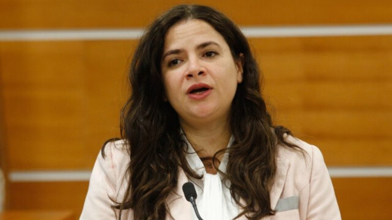 Ministra Orellana anuncia investigación por actuar de Carabineros en protesta en Barrio Yungay