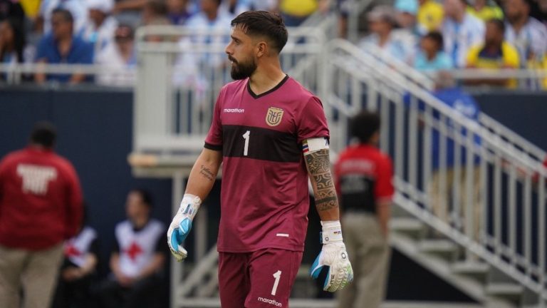 Hernán Galíndez fue destrozado por histórico de Ecuador tras ser capitán en amistoso: “No es posible”