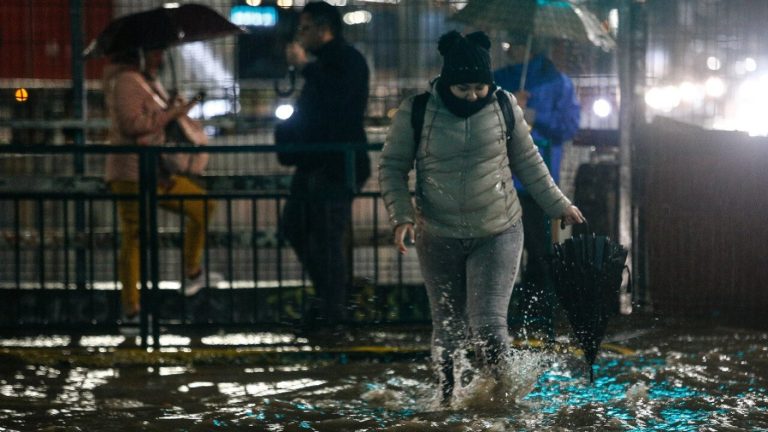 Sistema frontal en Santiago: ¿Cuánto ha llovido y qué se espera para este jueves?