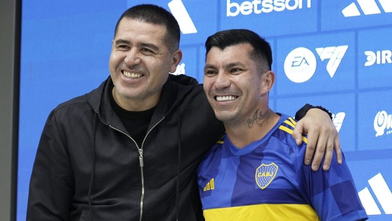 Gary Medel aclara la pronunciación de apellido y desata risas en Boca: “Mi papá me rompe las...”