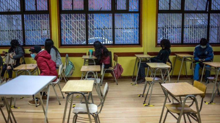 Gobierno descartó adelantar vacaciones de invierno: Habrá flexibilidad para suspender clases