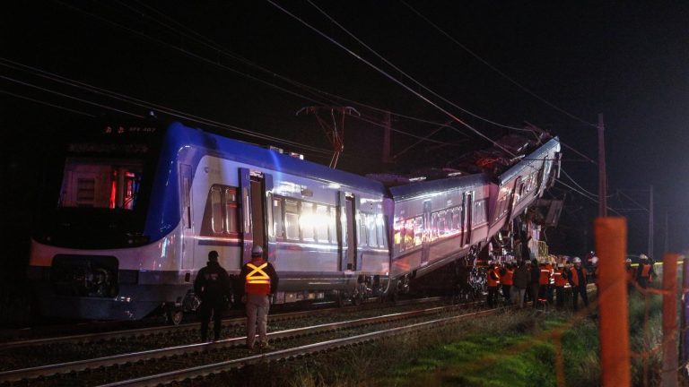 EFE suspende servicio desde Estación Central a Rancagua tras fatal choque de trenes