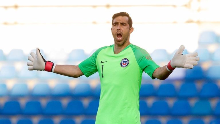 ¡Histórico! Claudio Bravo batió impresionante récord en la Copa América