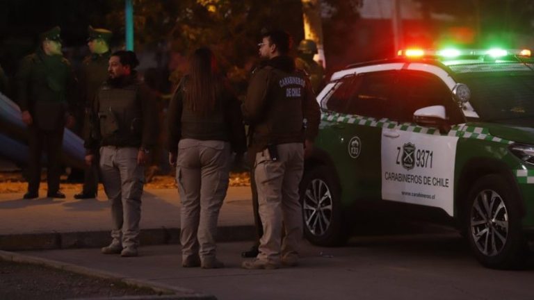 Encuentran cadáver en concurrida calle de Estación Central