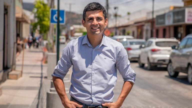 Revocan orden de detención contra alcalde de Casablanca por deuda: Municipio acusa error del juzgado