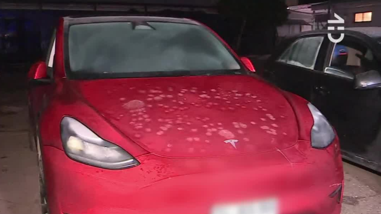 Así es el lujoso Tesla eléctrico que se robaron en Chicureo: Fue encontrado en Lo Espejo