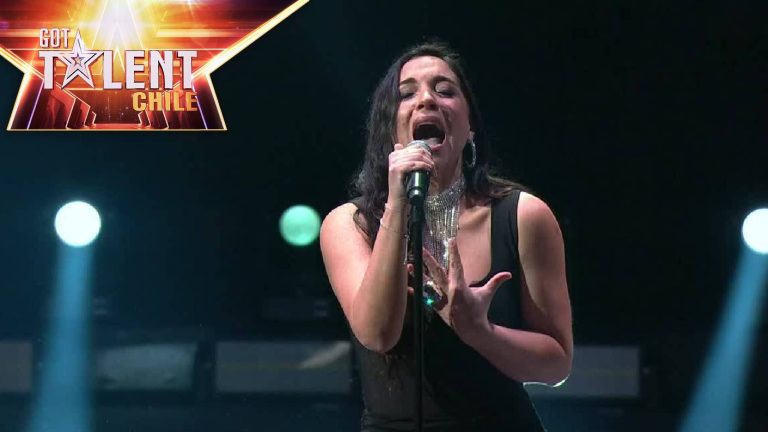 Carolina Meneses | Cantante | Semifinal