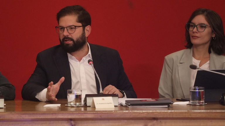 Ministra Vallejo explicó ausencia de Pdte. Boric en reunión y viaje a Paraguay tras crisis de seguridad