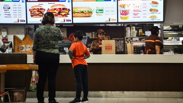 Día del Amigo: Revisa qué cadenas de comida ya anunciaron imperdibles descuentos