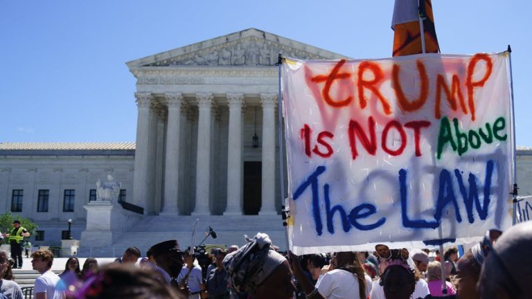 Tribunal Supremo de EE.UU. otorga inmunidad parcial a Donald Trump: Protección por actos oficiales en duda