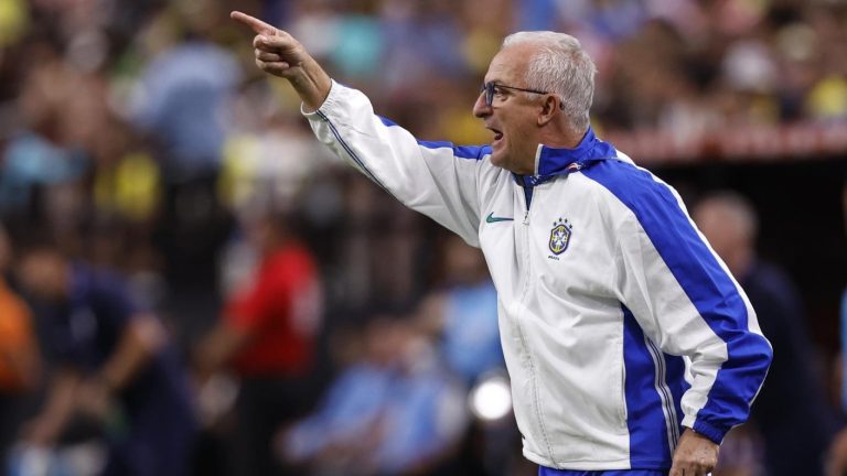 Dorival Júnior dispara con todo al arbitraje tras empate ante Colombia: “Brasil fue muy perjudicado”