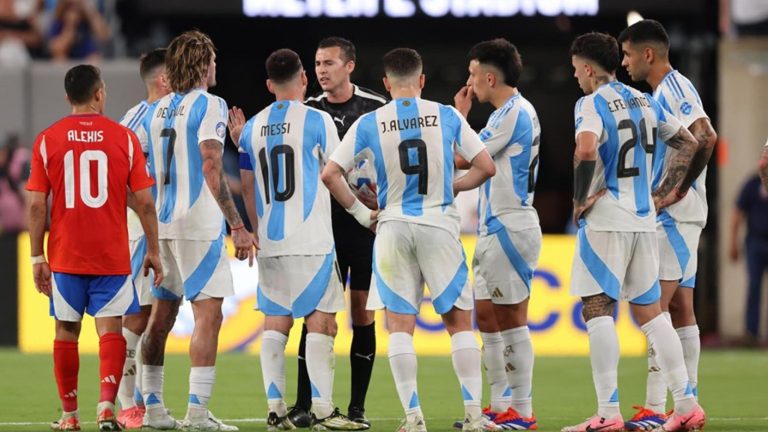 Andrés Matonte volverá a dirigir a Argentina en Copa América tras polémico partido ante Chile