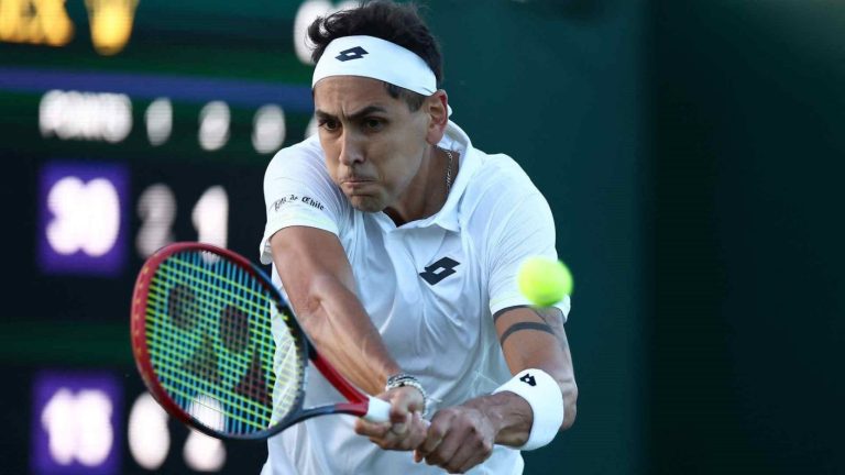 Alejandro Tabilo sigue en racha y se instala en la segunda ronda de Wimbledon