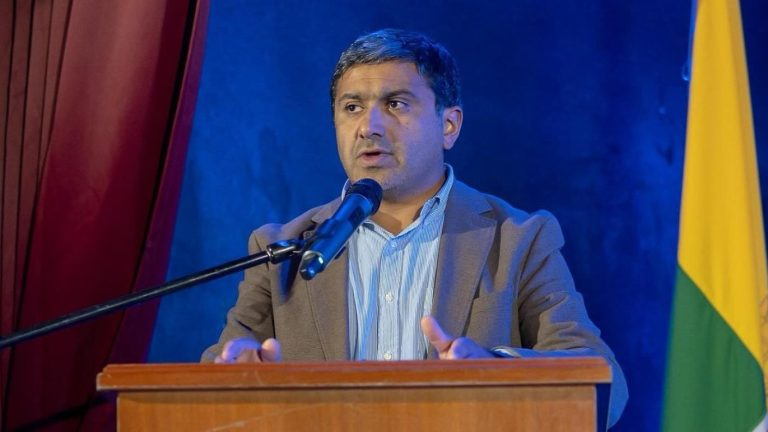 Alcalde de Victoria quedó con arraigo nacional tras formalización por diversos delitos sexuales