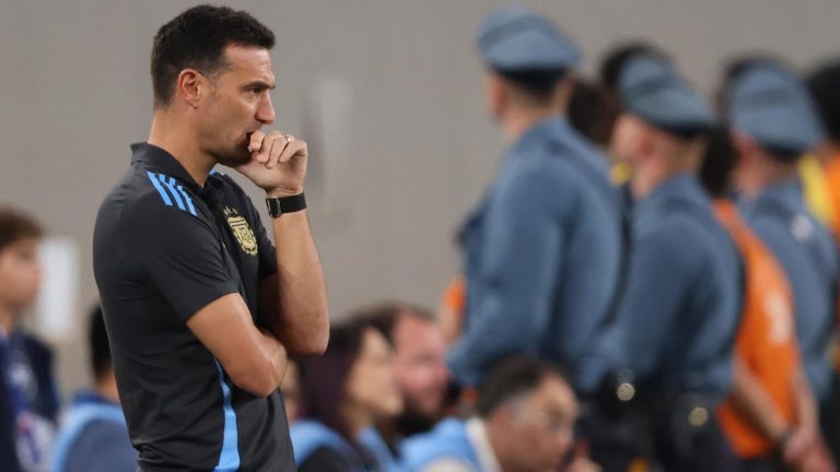 Lionel Scaloni descarta que los árbitros favorezcan a Argentina: “Sigue estando el error humano”