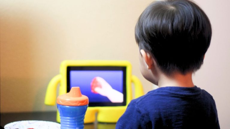 Más allá de las pantallas: 7 recomendaciones para su uso en menores de 5 años