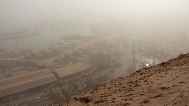 Emiten alerta meteorológica por tormentas de arena: Revisa las regiones que podrían ser afectadas