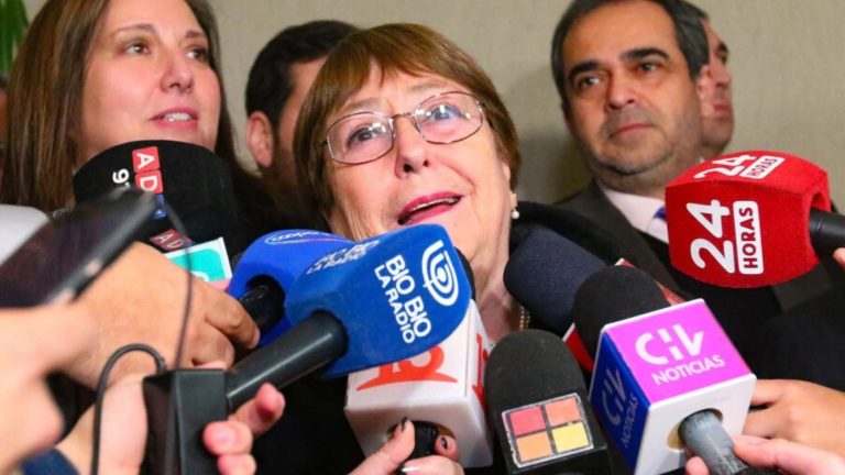 Bachelet intenta “ordenar” al oficialismo en medio de especulaciones por tercera carrera presidencial