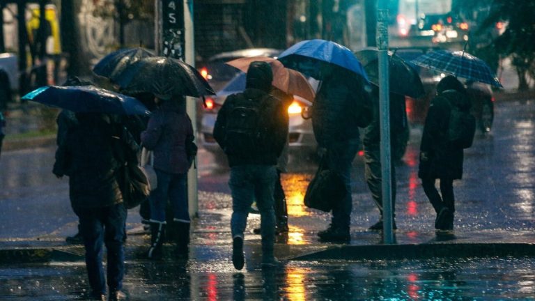 Pronostican doble sistema frontal para el fin de semana: Revisa en qué regiones y qué pasará con RM