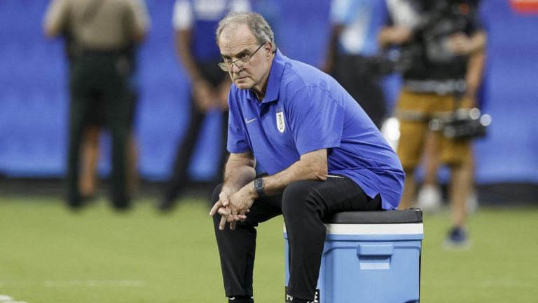Marcelo Bielsa se cansa y dispara contra organización de la Copa América: “Plaga de mentirosos”
