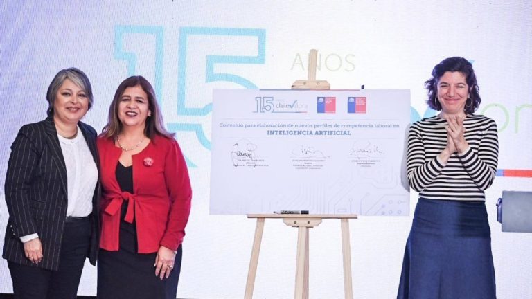 El futuro laboral en Chile: Descubre los nuevos perfiles ocupacionales en Inteligencia Artificial