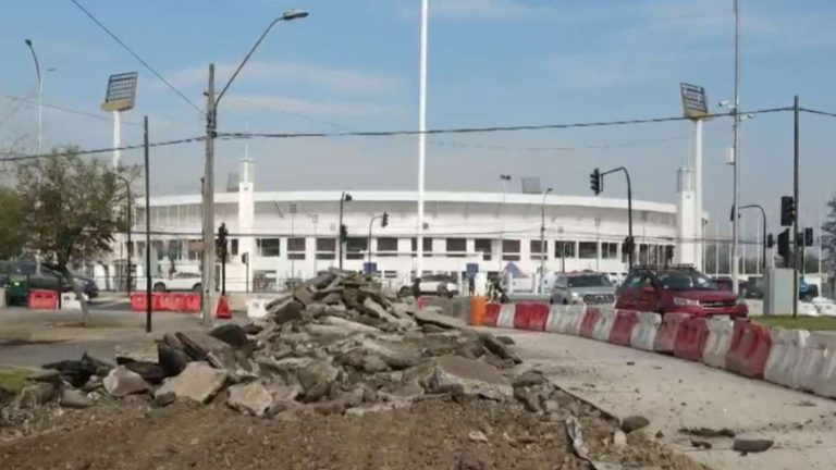 Chile a medias: Insólito arreglo a calle que había sido reparada hace un año en Ñuñoa