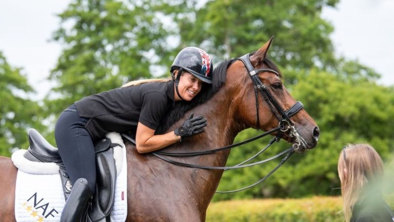 Se quedó sin Juegos Olímpicos: Suspenden a equitadora por maltrato animal