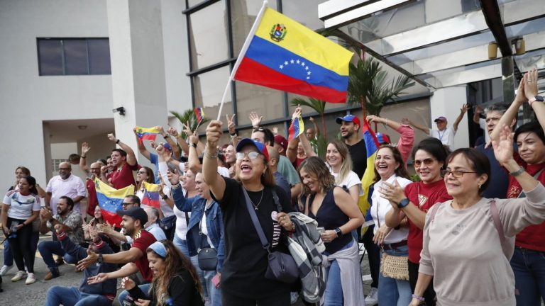 Que “nadie se quede sin votar”: La petición del chavismo en las presidenciales de Venezuela