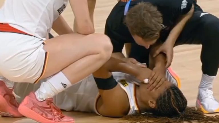 Tremendo: Basquetbolista alemana tuvo que ser reemplazada tras impactante golpe en la cara