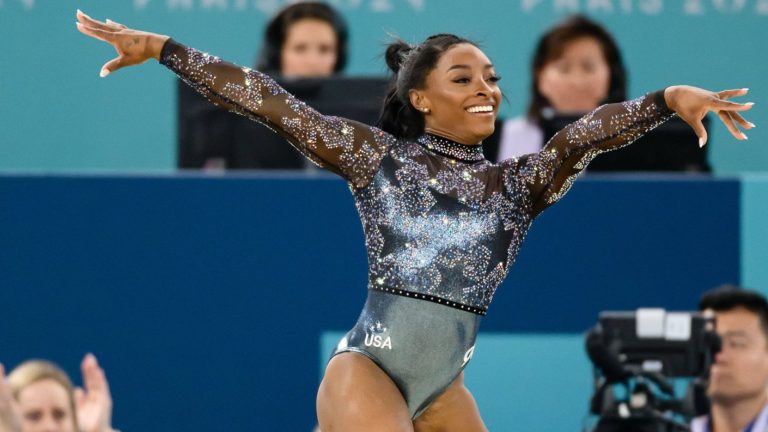 Con miles de cristales: Cuánto cuesta el lujoso traje que utilizó Simone Biles en París 2024