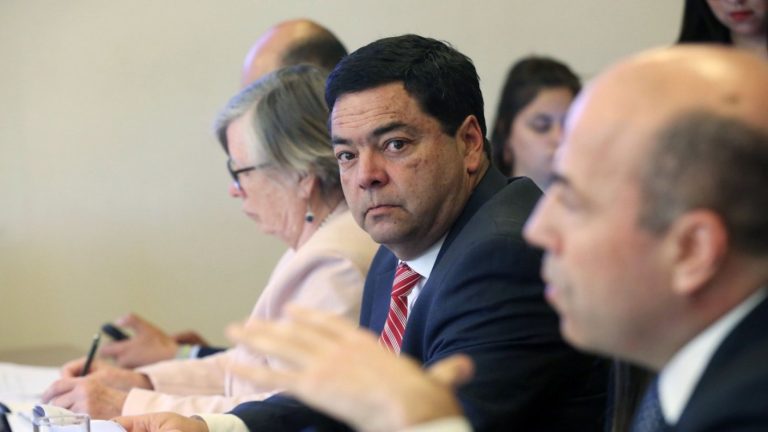 Crisis carcelaria: Diputados UDI advierten que inhibidores no bloquearían red wifi