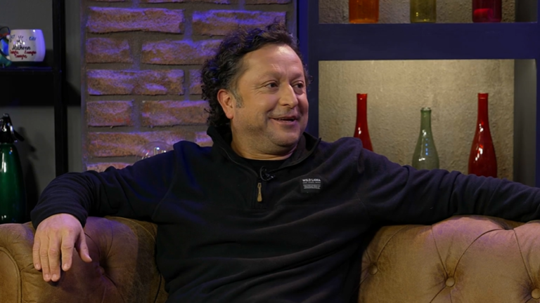 Daniel Alcaíno presenta nuevo show tras regreso de Yerko Puchento a la TV