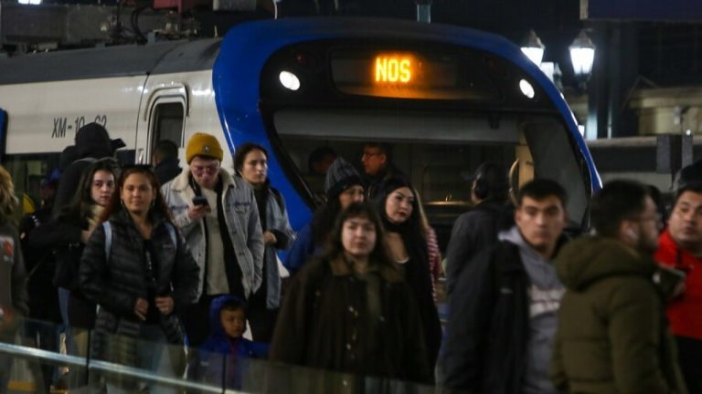 EFE suspendió parcialmente recorrido de trenes Rancagua-Estación Central por falla en la vía