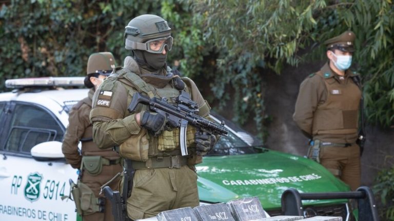 Encuesta CEP: Estas son las 3 principales causas de la delincuencia en el país según chilenos