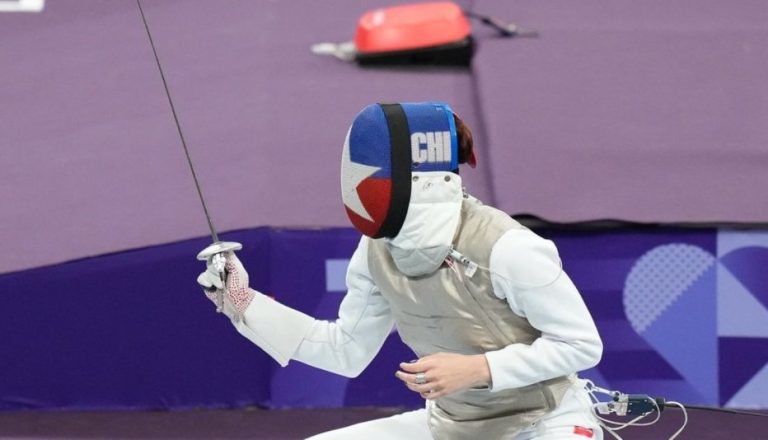 Arantza Inostroza luchó y cayó en un reñido combate de esgrima en los Juegos Olímpicos 2024
