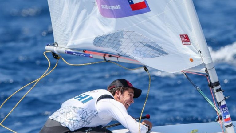 París 2024: Clemente Seguel recuperó posiciones y marcha séptimo en vela