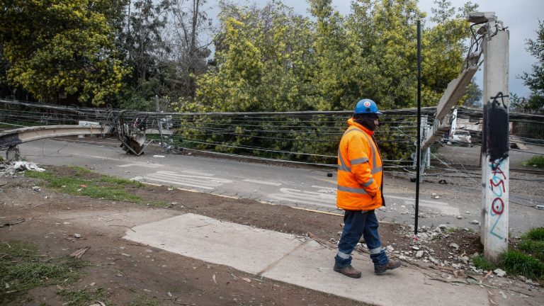 Monsalve acusa a empresa de dar información falsa tras cortes de luz y advierte: 