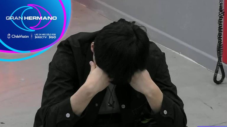 ¡Totalmente afligido! Yuhui tomó teléfono rojo y debió enviar a jugador a placa de eliminación