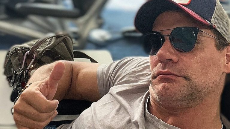 ¿Nuevo amor? Cristián de la Fuente se vio acaramelado con reconocida periodista en coqueta publicación