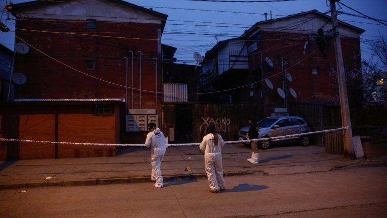 Madre de dos niñas que llegaba del trabajo murió tras quedar en medio de balacera en 