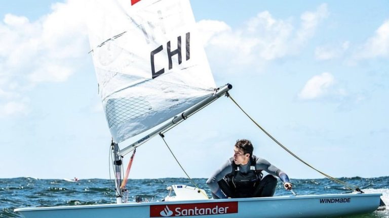 Clemente Seguel comienza con todo la vela en los Juegos Olímpicos 2024: Está entre los 15 primeros