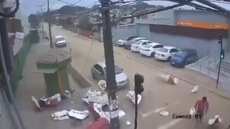 Adiós al Viejo Pascuero de El Quisco: Mítica figura terminó destruida por los vientos del sistema frontal